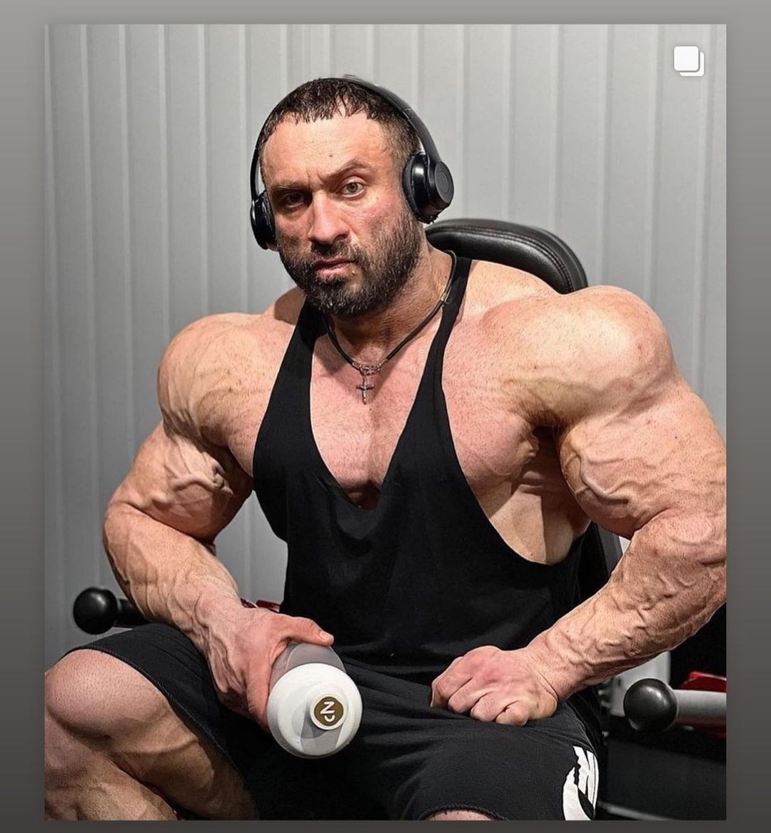 Влад Яковлев против Олега Кривого на испанском Big Man Pro 2021 - Бодибилдинг форум AnabolicShops