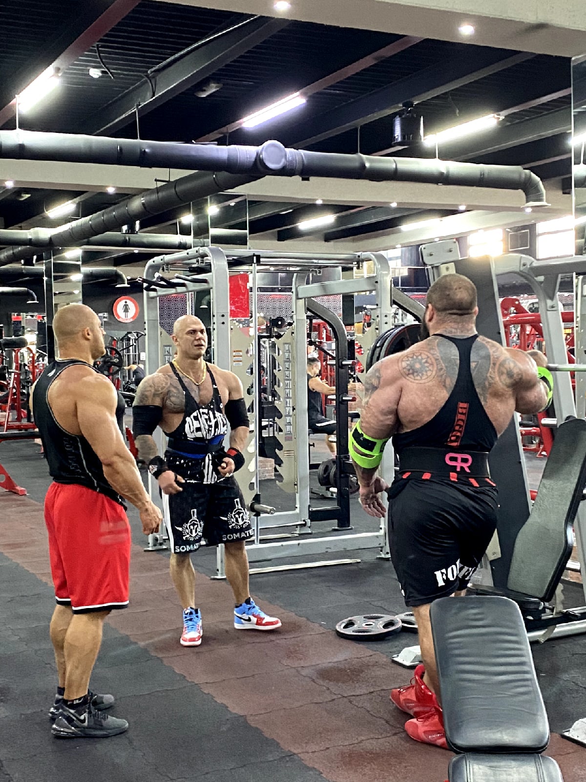 Провел совместную тренировку с Ильей Големом в Binous Gym, Дубай. - Бодибилдинг форум AnabolicShops