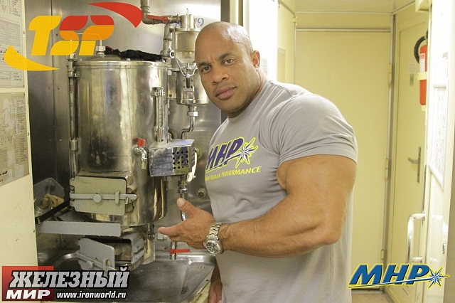 Виктор Мартинез прибыл в Россию! - Бодибилдинг форум AnabolicShops
